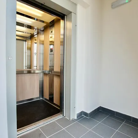 Premium By Hi5 - Penthouse + Rooftop * Budapest